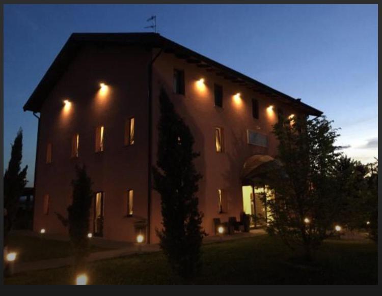 Hotel La Vecchia Reggio Reggio Emilia Ngoại thất bức ảnh