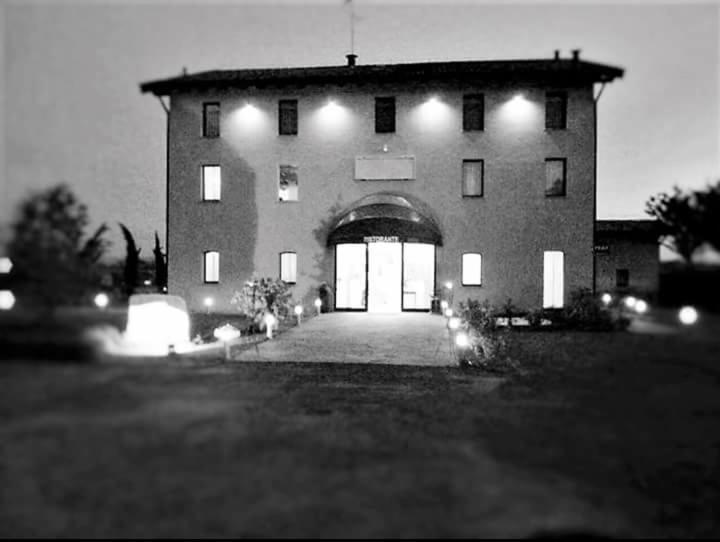 Hotel La Vecchia Reggio Reggio Emilia Ngoại thất bức ảnh